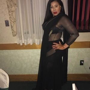 Meet your Posher, Yolanda